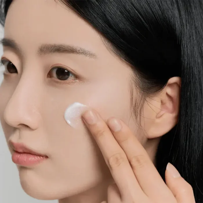 centella-tone-brightening-capsule-cream-texture