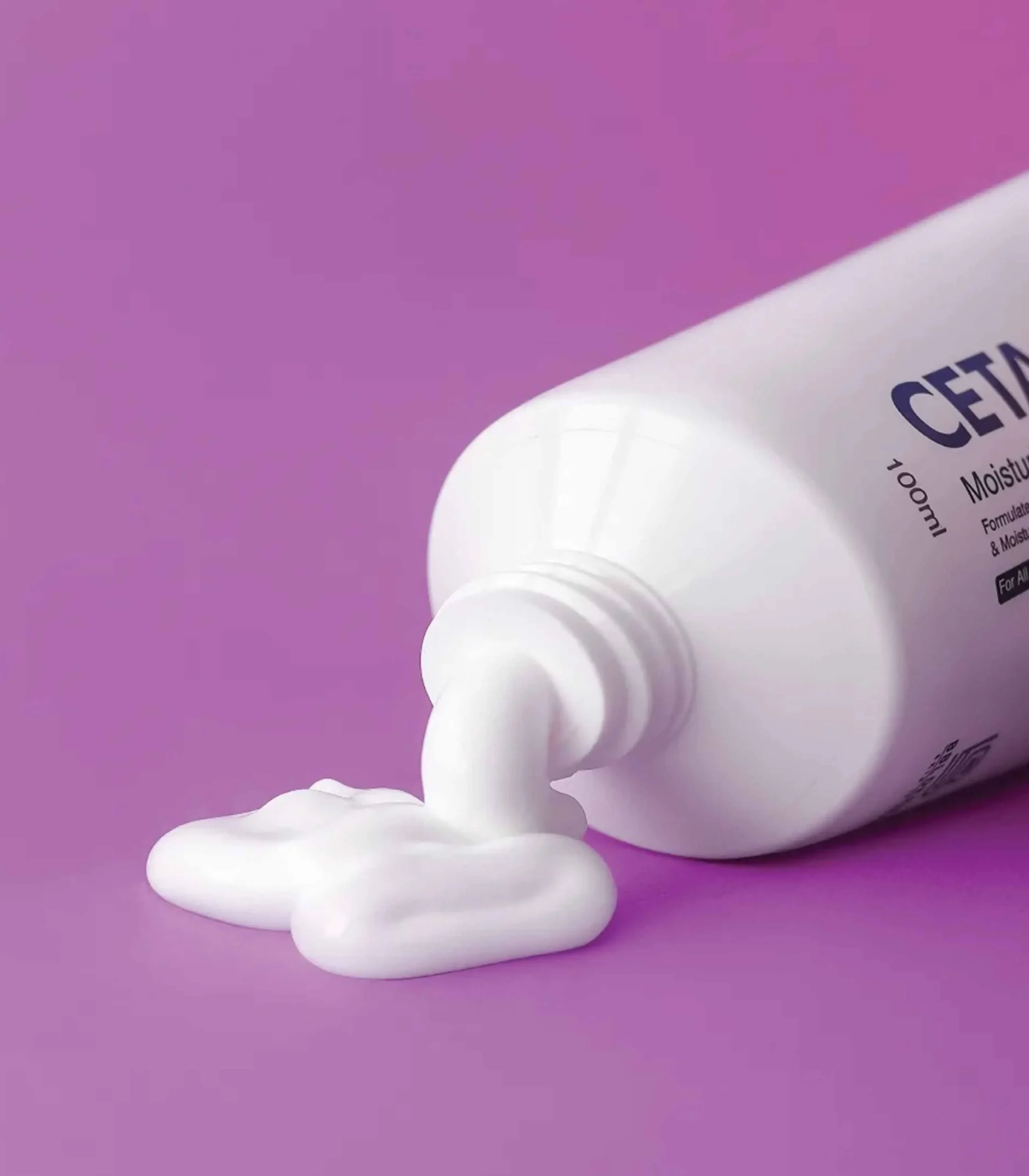 cetamoist-moisturizer-with-free-lip-balm-3