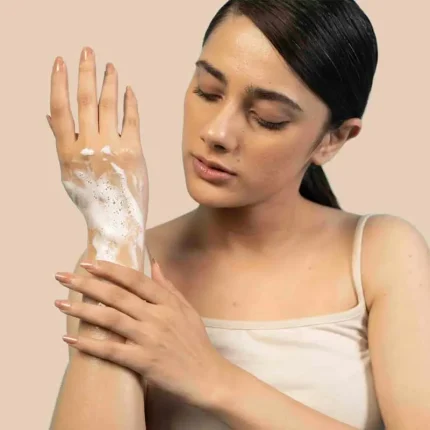 hudson-skincare-body-clarifying-cleanser-3